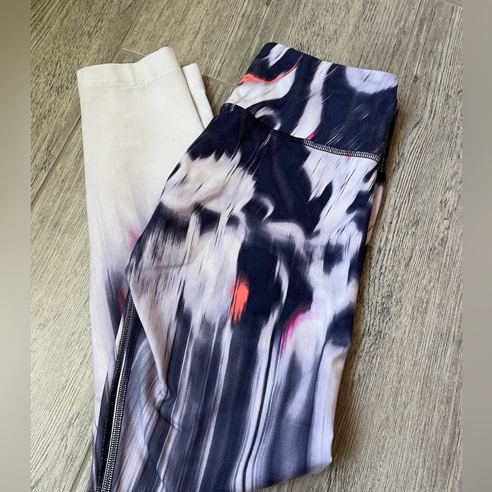 Lululemon Wunder Under Legging - size 6